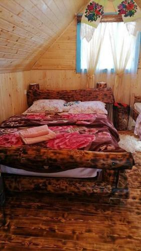 Conplex Traditional Casuta Bunicilor-breb