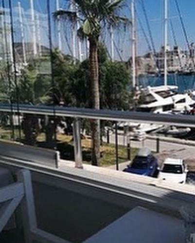 Los Marin But?k Hotel