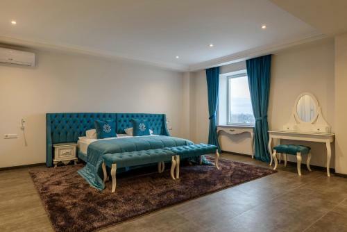 Hotel Grand Royal