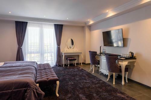 Hotel Grand Royal