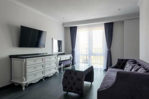 Hotel Grand Royal