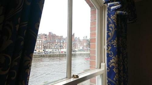 The Queens Hotel