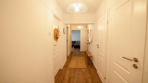 The Retreat - Heartwarming Fireplace 3-room Apartment