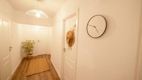 The Retreat - Heartwarming Fireplace 3-room Apartment