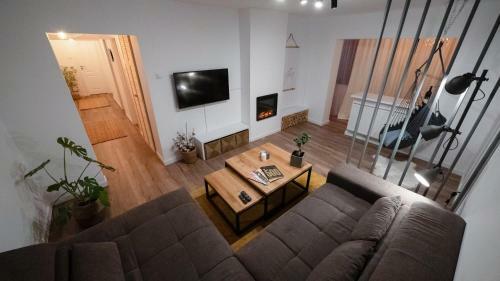 The Retreat - Heartwarming Fireplace 3-room Apartment
