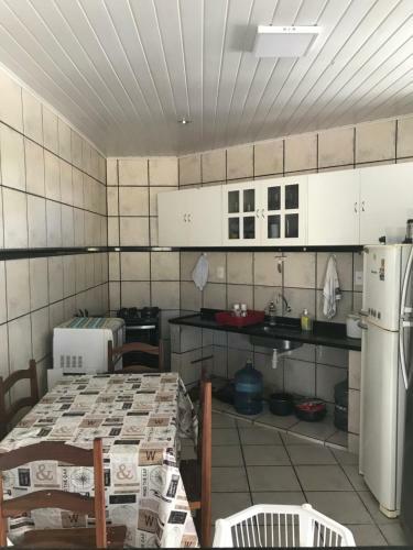 Casa de Praia Em Condom�nio Fechado Com Piscina Pr�pria