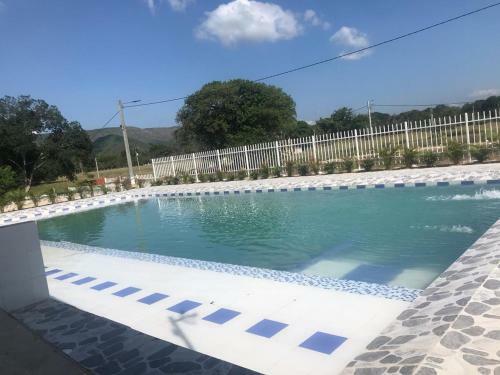 Casa Campestre En Valle Del Carmen Piscina Compartida