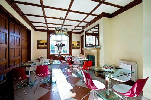 Hostal Godalming Hotel
