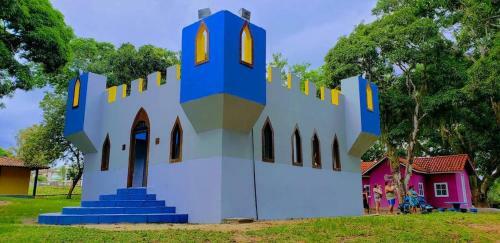 Loft Com Piscina Na Regi�o Dos Lagos - Araruama