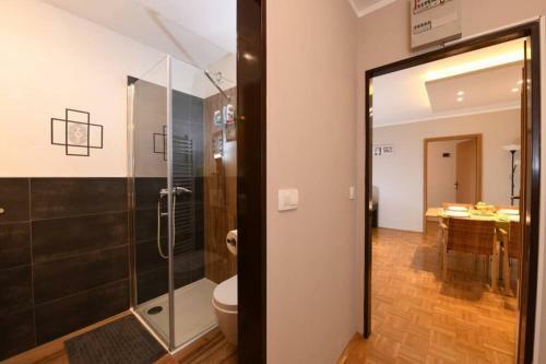 Apartamento ? 5 Min. Walk To Beach, Queen Bed+sofa, Ac, Garage
