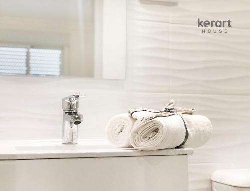 Hostal Kerart House