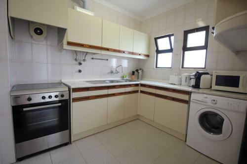 Apartment With Pool And Terrace - Algarve