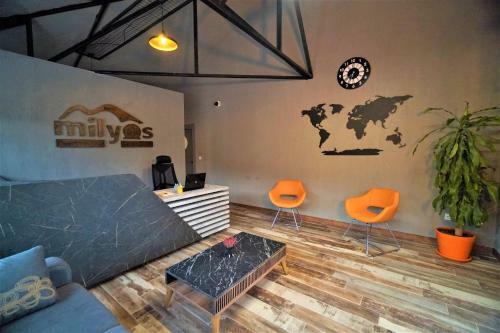 Milyos Hobbit Hotel