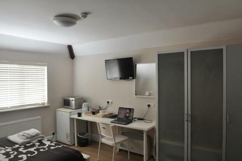 Hostal Debden Guest House