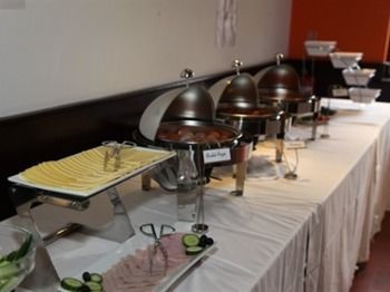 Heathrow Inn Hotel