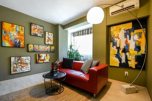 Apartamento The Red Couch At Universitate - Homey Residence