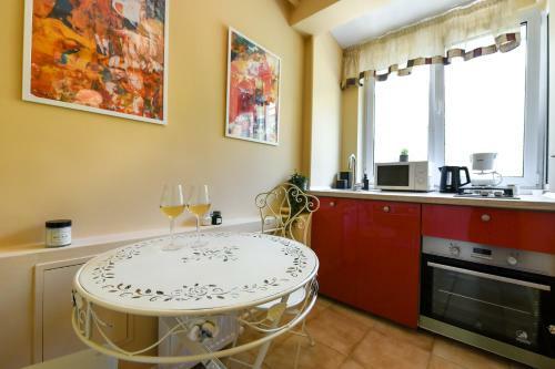 Apartamento The Red Couch At Universitate - Homey Residence