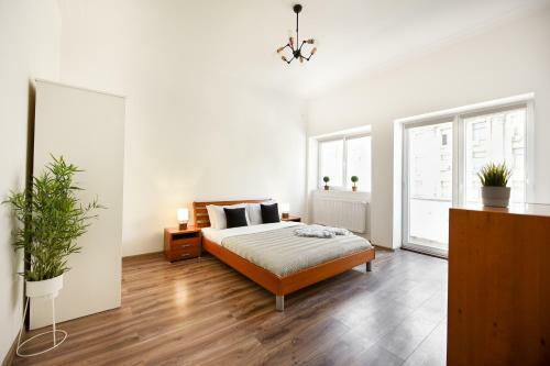 Simple Yet Stylish. Piata Revolutiei Apartment