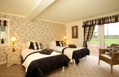 Bed & Breakfast Adniston Manor