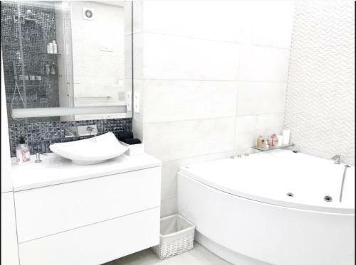 Apartamento Lux Most City Area, Panoramic River View, New Tower