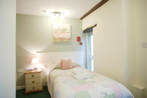 Hostal The Old Bridge House