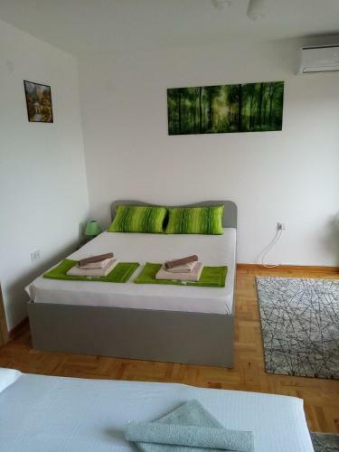 Apartment Silver