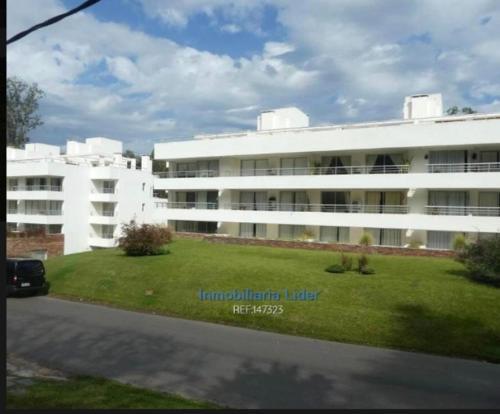 Apartamento Altos Del Golf 1
