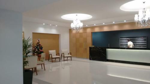 Apartamento Edificio Punta Del Este, Frente A Los Dedos Y Sobre Calle Gorlero