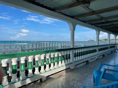 The Wave Hostel Corn Island