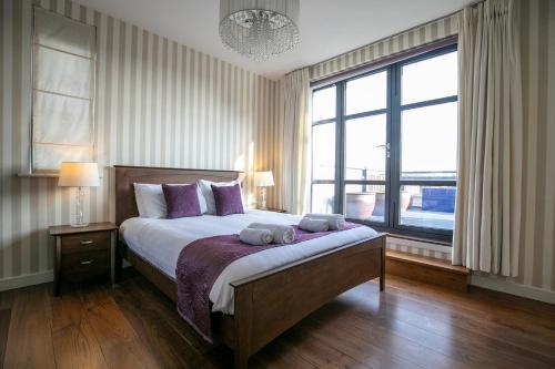 Apartamentos Flexi-lets@wallis Square, Farnborough