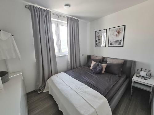Villa Capris Apartments