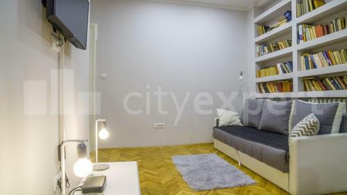 Downtown Apartment In Walk Zone With 3 Bedrooms And Garage
