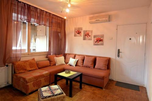 Apartman 3 Sobe - Lokacija Sajam- Bolnica - Stanica