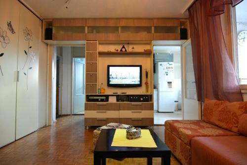 Apartman 3 Sobe - Lokacija Sajam- Bolnica - Stanica