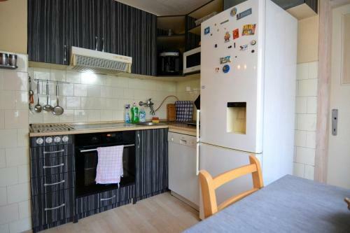 Apartman 3 Sobe - Lokacija Sajam- Bolnica - Stanica
