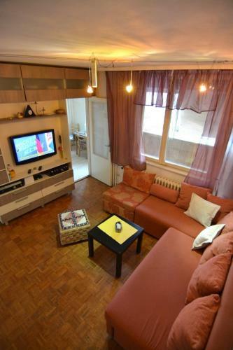 Apartman 3 Sobe - Lokacija Sajam- Bolnica - Stanica
