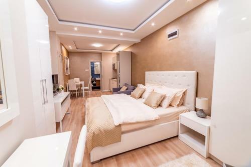 Ivi Place Apartments