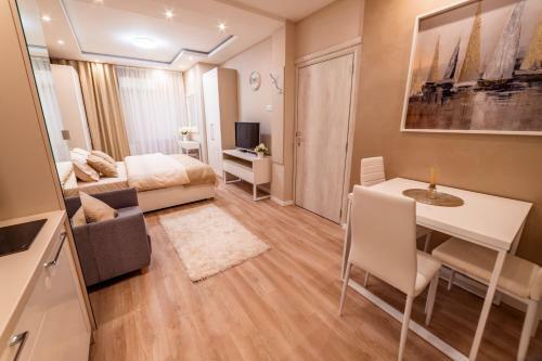 Ivi Place Apartments