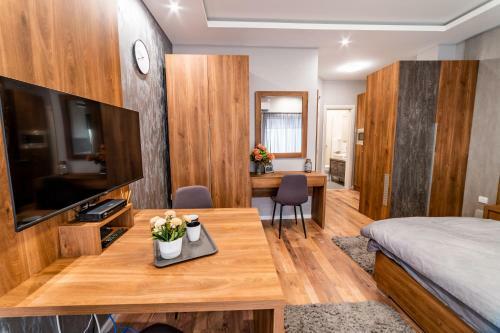 Ivi Place Apartments