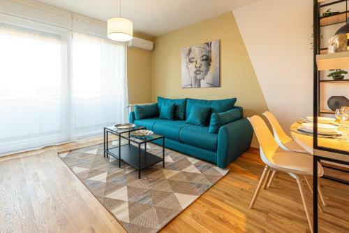 M&t Apartment