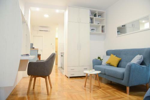 Anna Apartment
