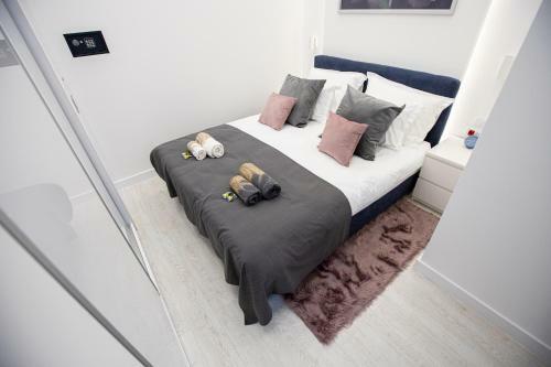 Theatre Square Apartments