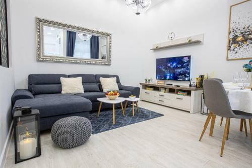 Theatre Square Apartments