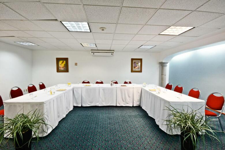 Hotel & Suites Pf