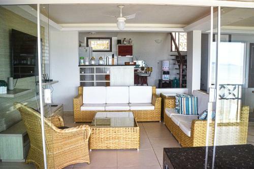 Casa P� Na Areia Com Varanda Gourmet Em B�zios Rj