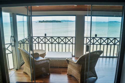 Casa P� Na Areia Com Varanda Gourmet Em B�zios Rj
