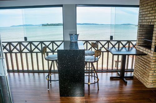 Casa P� Na Areia Com Varanda Gourmet Em B�zios Rj