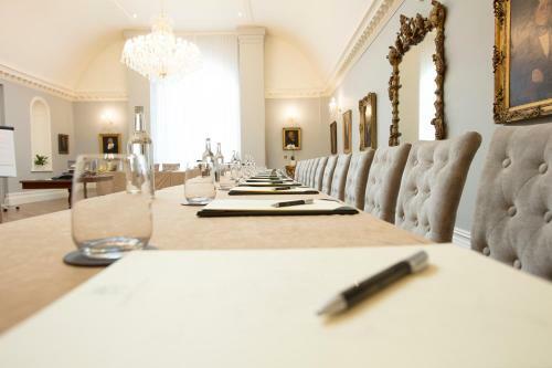 Rushton Hall Hotel And Spa
