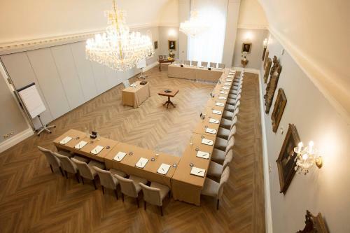 Rushton Hall Hotel And Spa