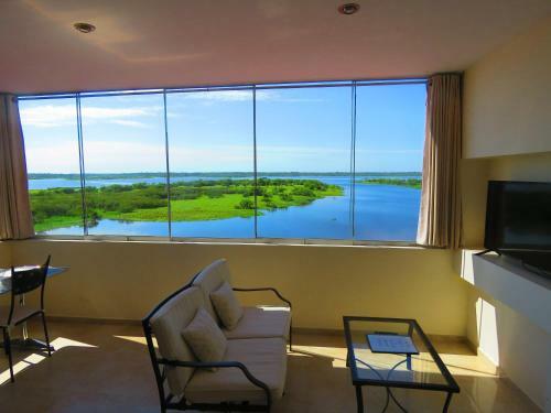 Boulevard 251 Riverside Apartments